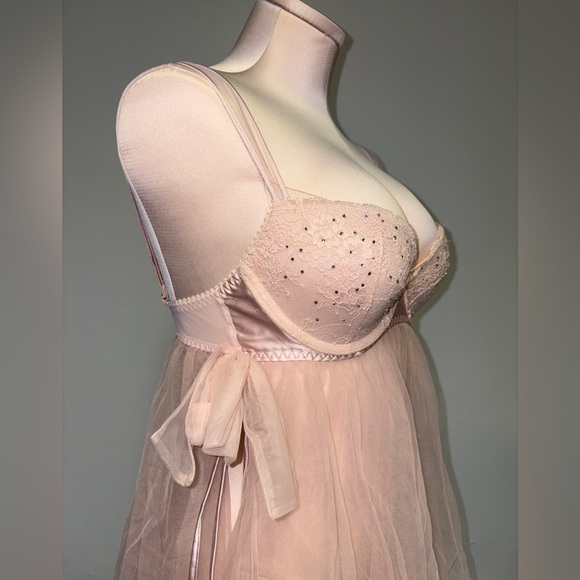 Victoria's Secret Blush Pink Lace & Mesh Babydoll Chemise - Picture 4 of 12
